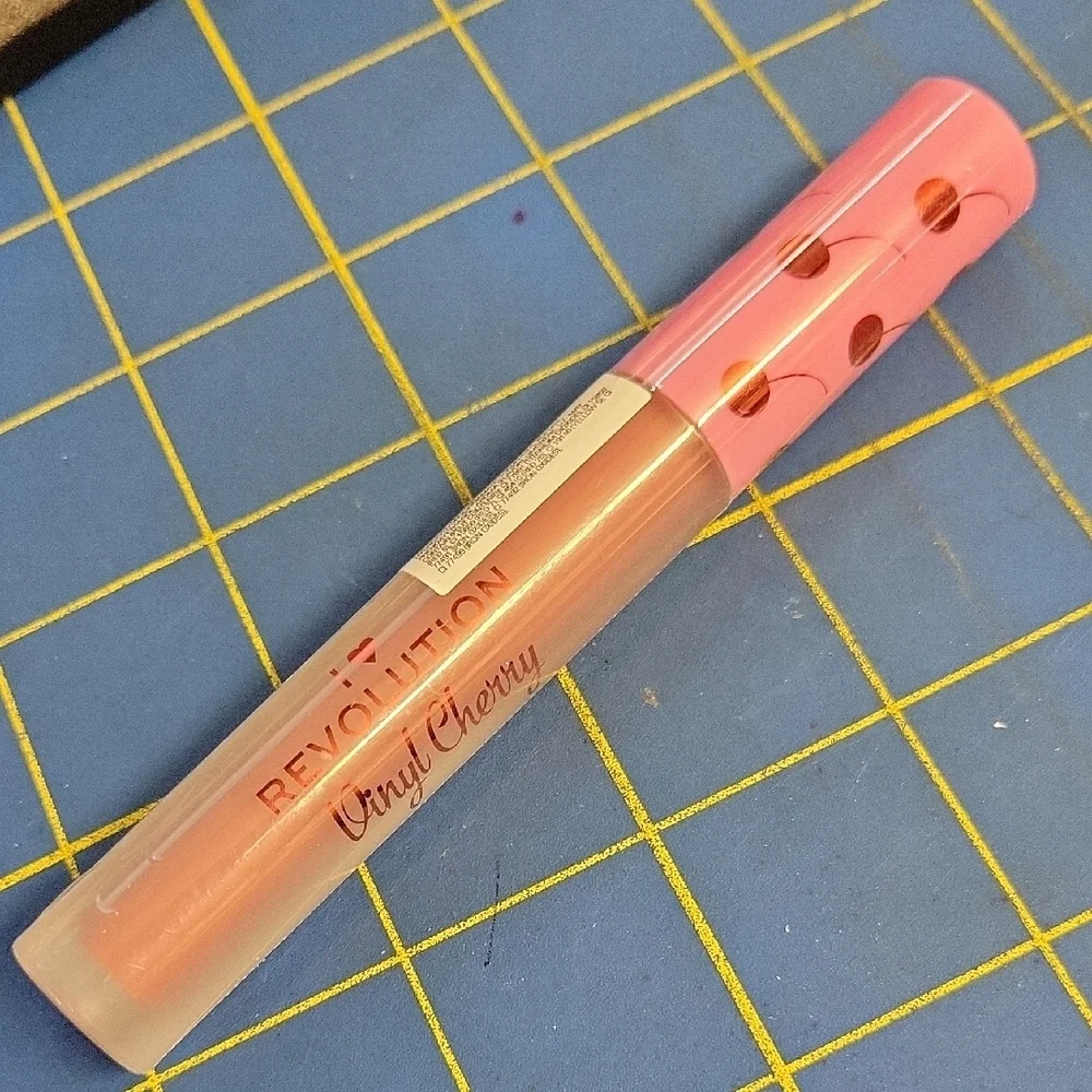 I ❤️ Revolution Vinyl Cherry Bakewell Liquid Lipstick New Sealed